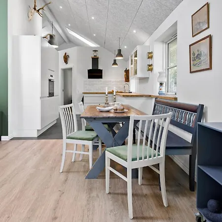 Cozy In With Kitchen 度假居
